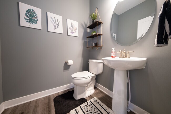 Foto del edificio - 4811 Chestnut Dr
