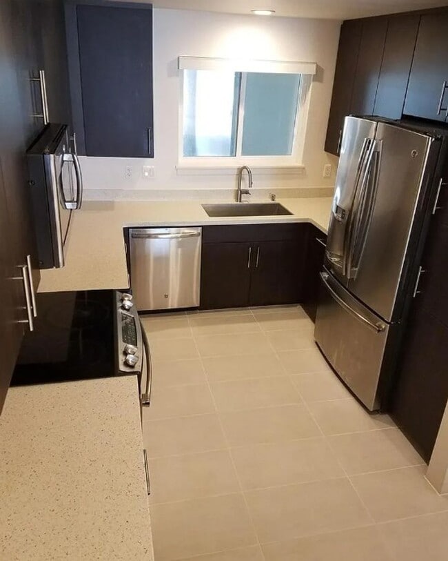 Building Photo - Modern Touches. Pets Negotiable.