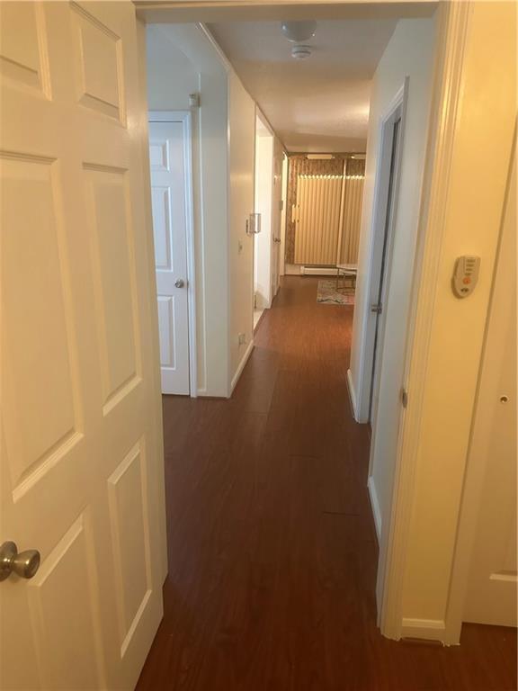 Foto del edificio - 695 Belmont Ave