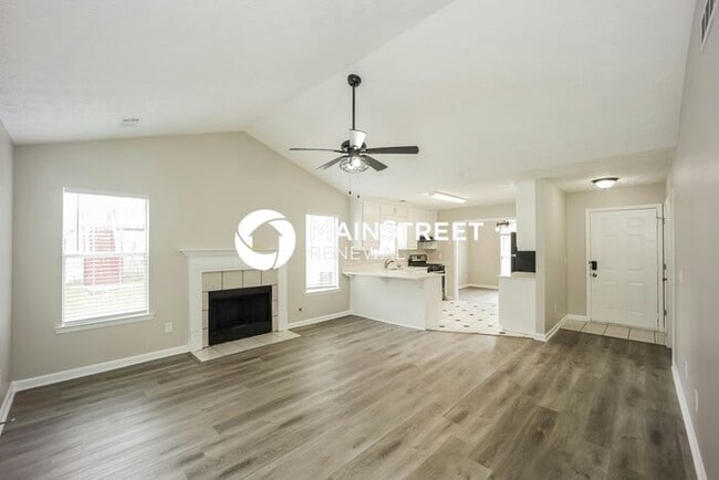 Building Photo - 7911 Woodlake Dr