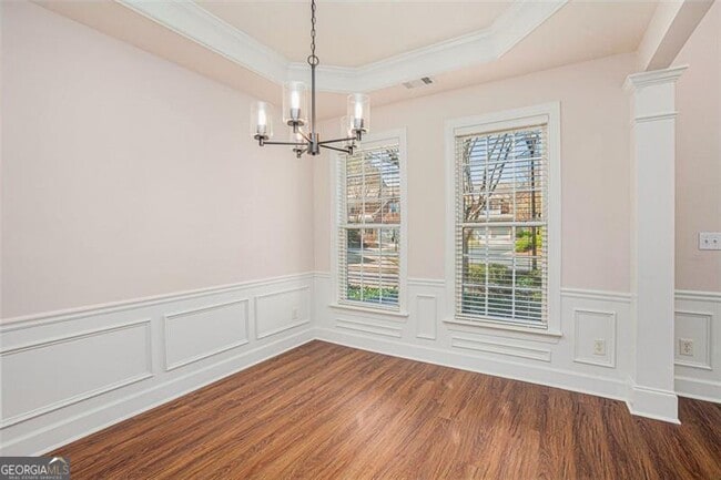 Building Photo - 411 Wellwood Way