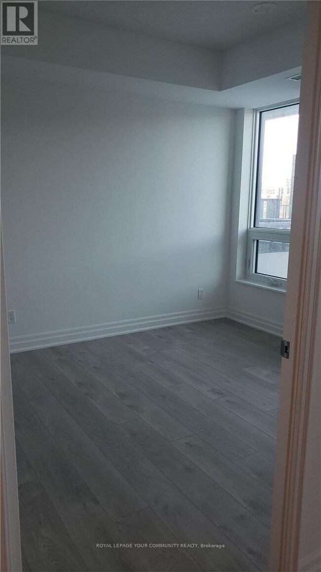 Photo du bâtiment - 717-718 ROUGE VALLEY Dr