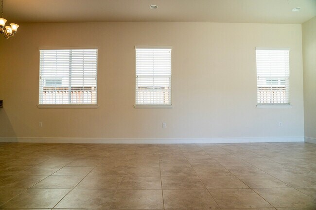 Foto del edificio - 18226 Caldwell St