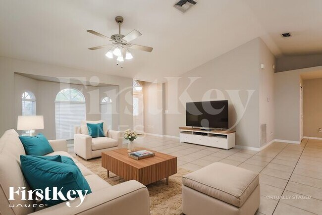 Foto del edificio - 18261 Maple Rd