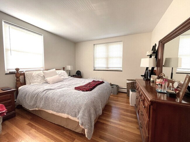 Foto del edificio - 5 Carey Ave