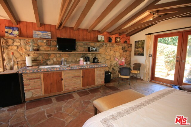 Foto del edificio - 2033 Corral Canyon Rd