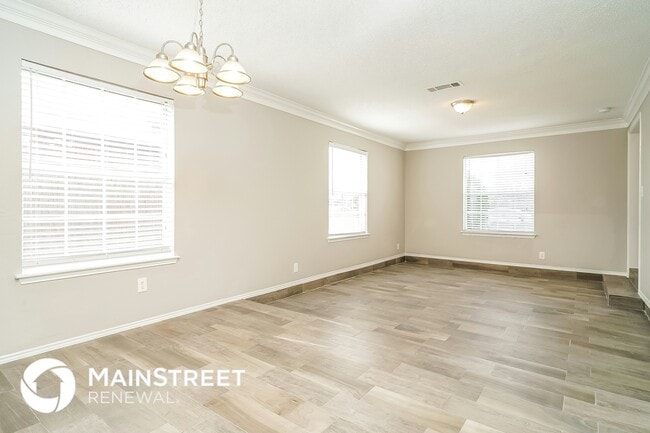 Foto del edificio - 6615 W Lynn Creek Dr