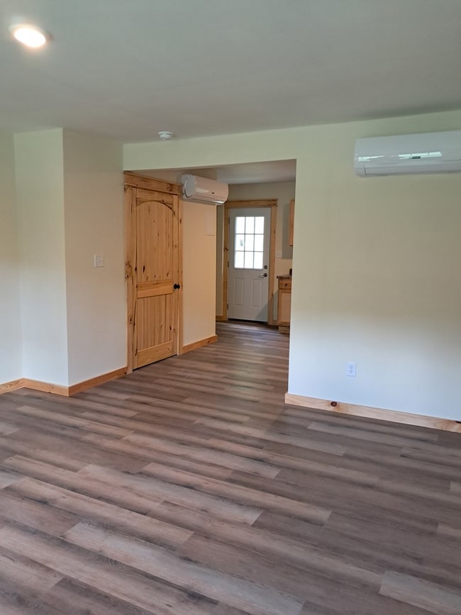 Foto del edificio - 315 #6 Sulphur Springs Rd