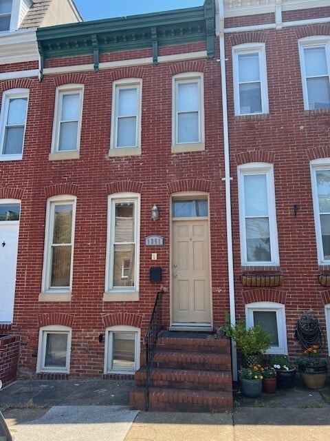 Building Photo - 1351 Jackson St