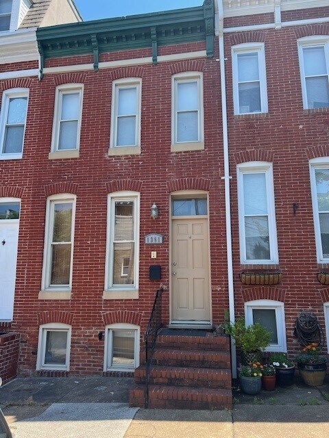 Foto del edificio - 1351 Jackson St