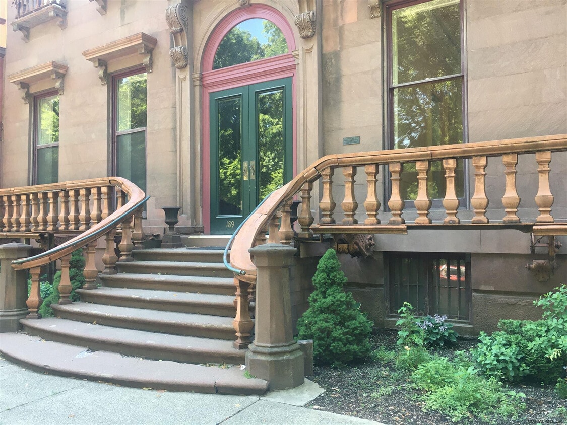 Foto principal - 189 2nd St