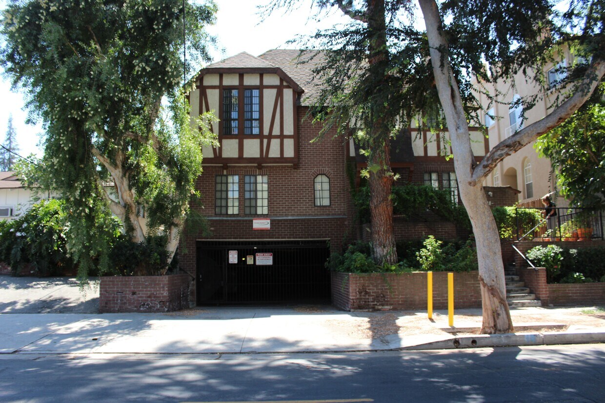 Primary Photo - 14228 Dickens St