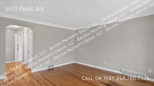 Foto del edificio - 1670 Pagel Ave