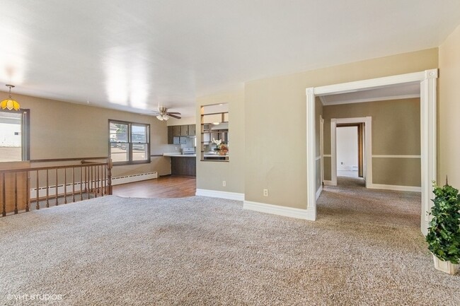 Building Photo - 3605 Riverside Dr