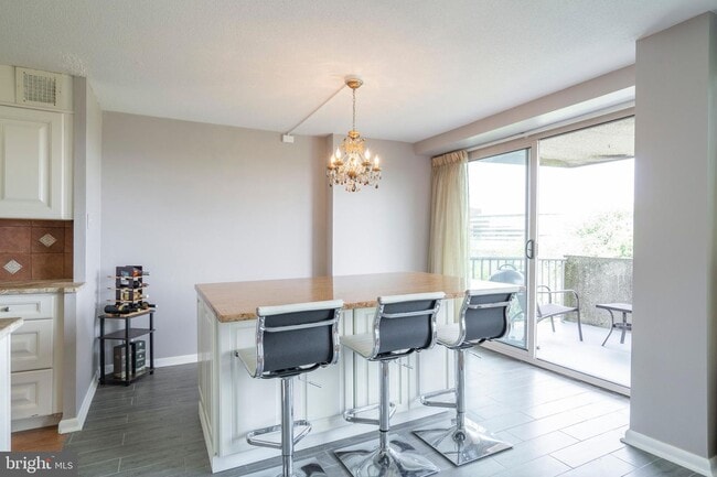 Building Photo - 1001 City Ave