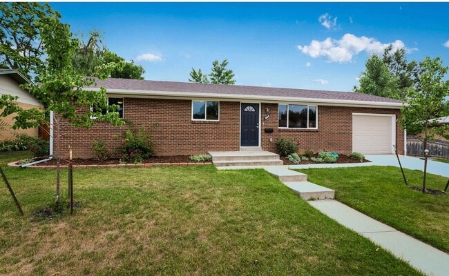 Building Photo - Modern 3 Bedroom 1 Bath Near Downtown Longmont!