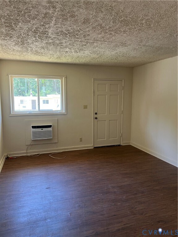 Building Photo - 601 Monticello Dr