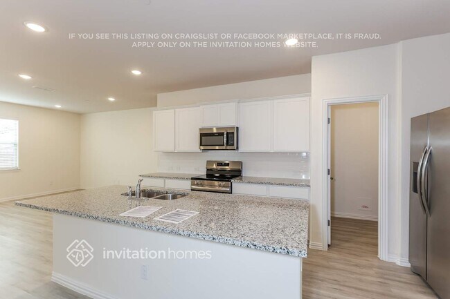 Building Photo - 6465 Blue Trl