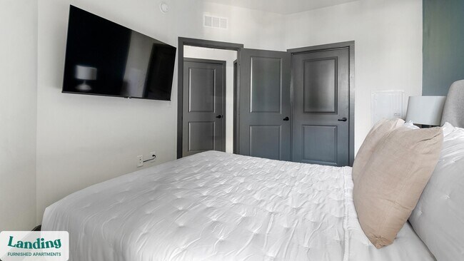 Foto del edificio - 944 Broadcast Pl