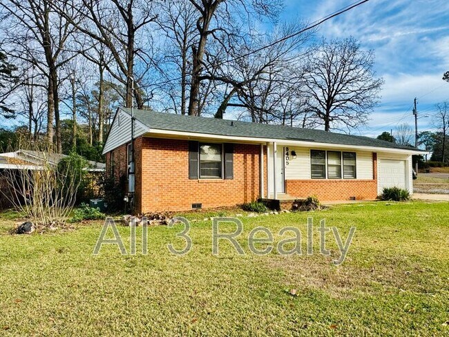 Building Photo - 3405 Vermont Dr