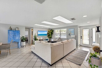Building Photo - 339 Avenida De Paradisio