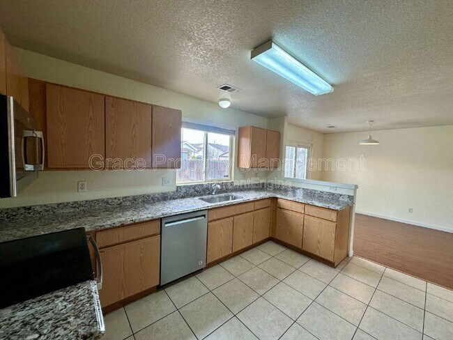 Foto del edificio - 5049 Joplin Ct