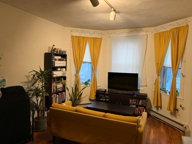 Building Photo - 1669 Commonwealth Ave