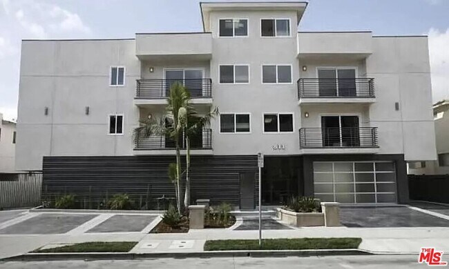 Foto del edificio - 811 S Bedford St