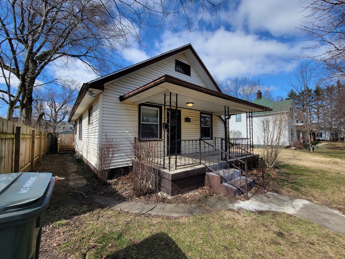 Foto principal - 611 N Frances St