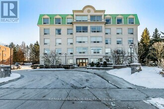 Building Photo - 405-405 Erb St. W