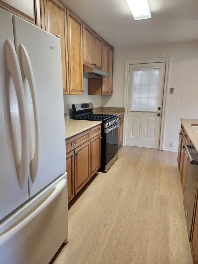 Foto del edificio - 8971 Oak Grove Ave