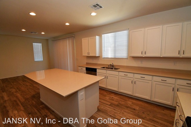 Building Photo - 4 br, 3.5 bath House - 7020 Solana Ridge Dr