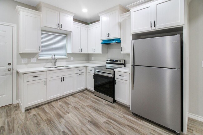 Foto del edificio - 2813 E Israel Ave