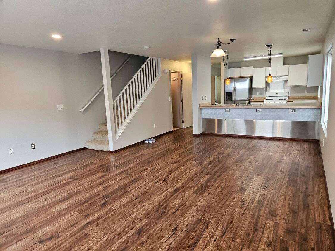 5703 137th Pl SE, Everett, WA 98208 House Rental in Everett, WA