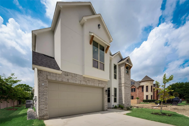 Building Photo - 914 St George Pl