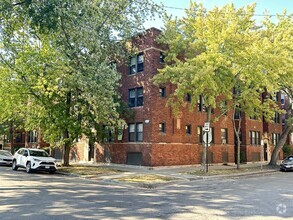 Building Photo - 3604 W Sunnyside Ave