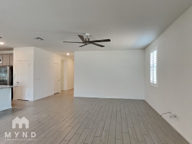 Foto del edificio - 7325 S 33rd Ln