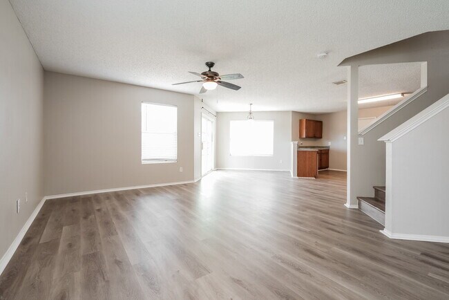 Foto del edificio - 316 Dakota Ridge Dr