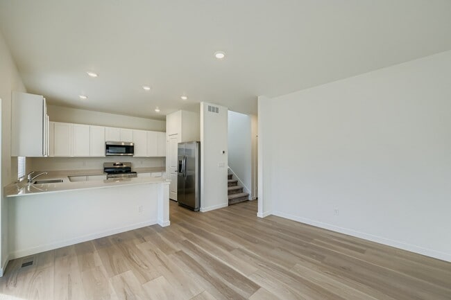 Building Photo - 253 Kobe Ln