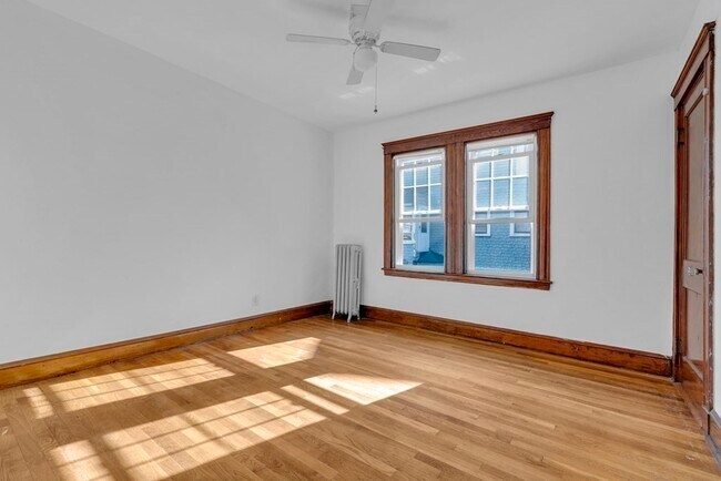Foto del edificio - 72 Westmoreland St