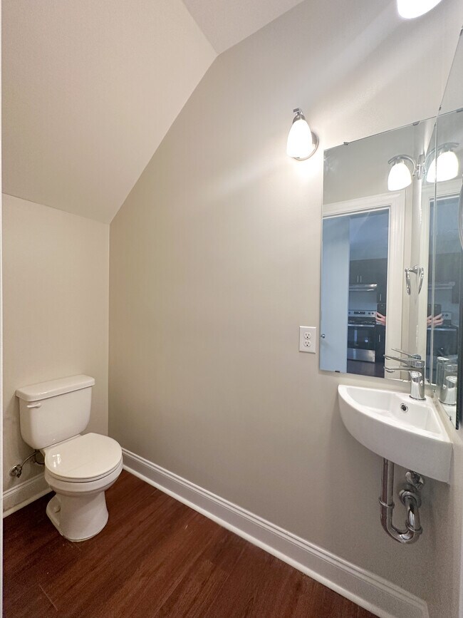 Foto del edificio - 5214 Donlyn Ln