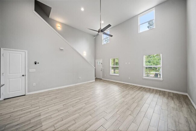 Foto del edificio - 4006 Frontier Rd