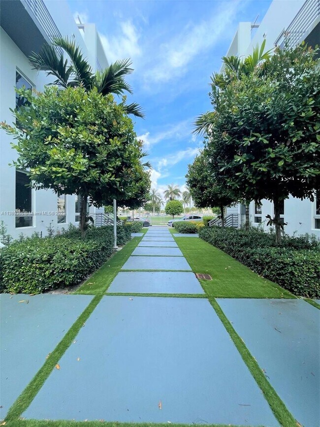 Foto del edificio - 9165 NW 33rd St