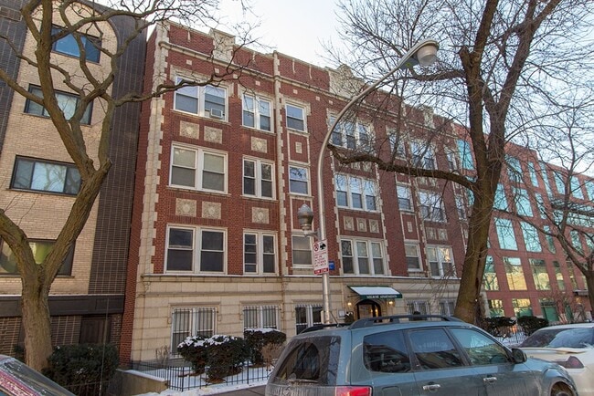 Building Photo - 515 W Melrose St