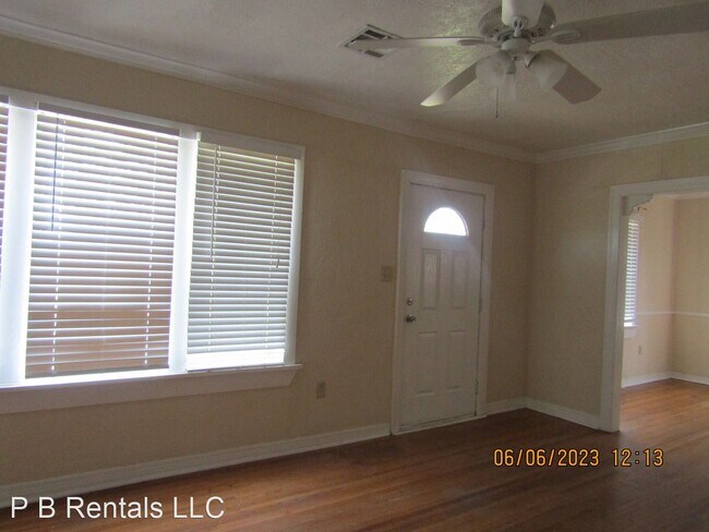 Building Photo - 3 br, 1.5 bath House - 1910 NW Arlington A...