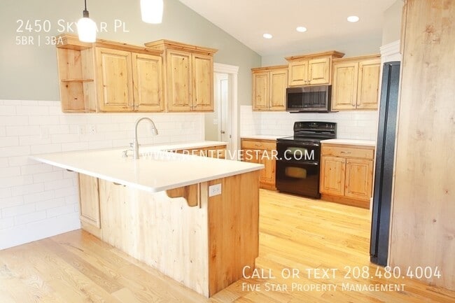 Building Photo - 2450 Skylar Pl