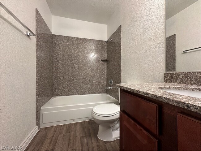 Foto del edificio - 4320 Sandy River Dr