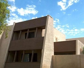 Building Photo - 615 W 13th St