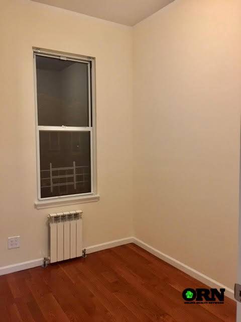 Foto del edificio - 20-20 Bleecker St