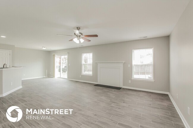 Foto del edificio - 818 Swearngan Ridge Ct